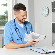 Lade das Bild in den Galerie-Viewer, OrthoLight - ultraleichte & ergonomische Schmerzlinderungs-Schuhe für maximalen Komfort
