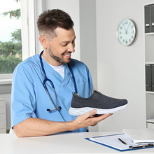 Lade das Bild in den Galerie-Viewer, OrthoGo – federleichter, ergonomischer & wasserfester Schuh