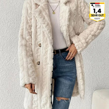 Load image into Gallery viewer, AlpineCozy - hochwertiger Kuschelmantel für den Winter