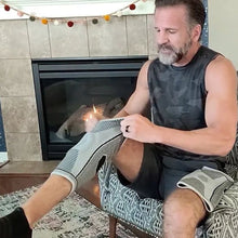 Load image into Gallery viewer, KnieStabil - orthopädische Kompressionsstütze zur Linderung von Knieschmerzen