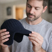 Lade das Bild in den Galerie-Viewer, Fjordwarm – Skandinavische Wintermütze mit Ohrenschutz | Unisex-Einheitsgröße
