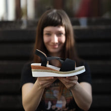 Load image into Gallery viewer, OrthoStella - ergonomische schmerzlindernde Sandalen für Damen