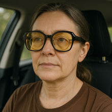 Load image into Gallery viewer, OptiNight - Weniger Blendung. Mehr Sicherheit
