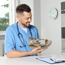 Lade das Bild in den Galerie-Viewer, OrthoBea  - orthopädische schmerzlindernde Sandalen für mehr Komfort
