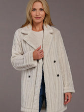 Load image into Gallery viewer, AlpineCozy - hochwertiger Kuschelmantel für den Winter
