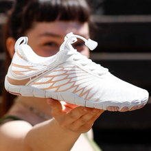 Load image into Gallery viewer, FloraX Pro - ergonomische, schmerzlindernde &amp; wasserdichte Barfußschuhe - Sonderaktion 1+1 Gratis
