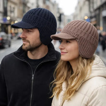 Lade das Bild in den Galerie-Viewer, Fjordwarm – Skandinavische Wintermütze mit Ohrenschutz | Unisex-Einheitsgröße
