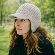 Lade das Bild in den Galerie-Viewer, Fjordwarm – Skandinavische Wintermütze mit Ohrenschutz | Unisex-Einheitsgröße